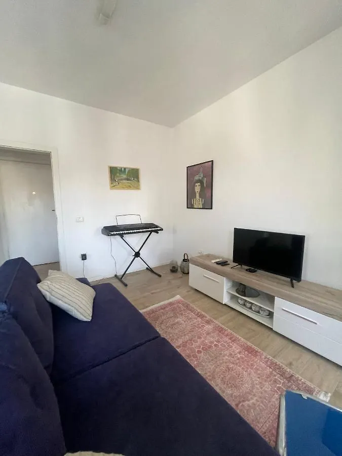 Lägenhet Urban Comfort Oasis Tirana Albanien